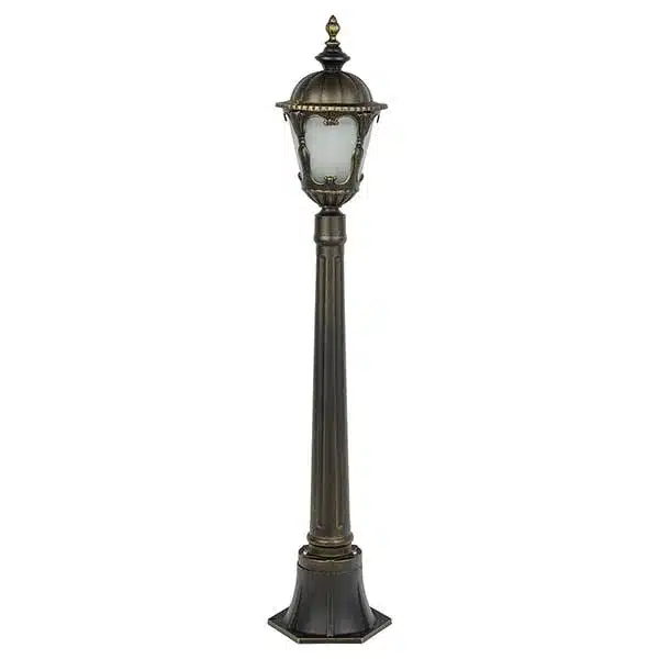 Garden lamp post light in antique brass finish