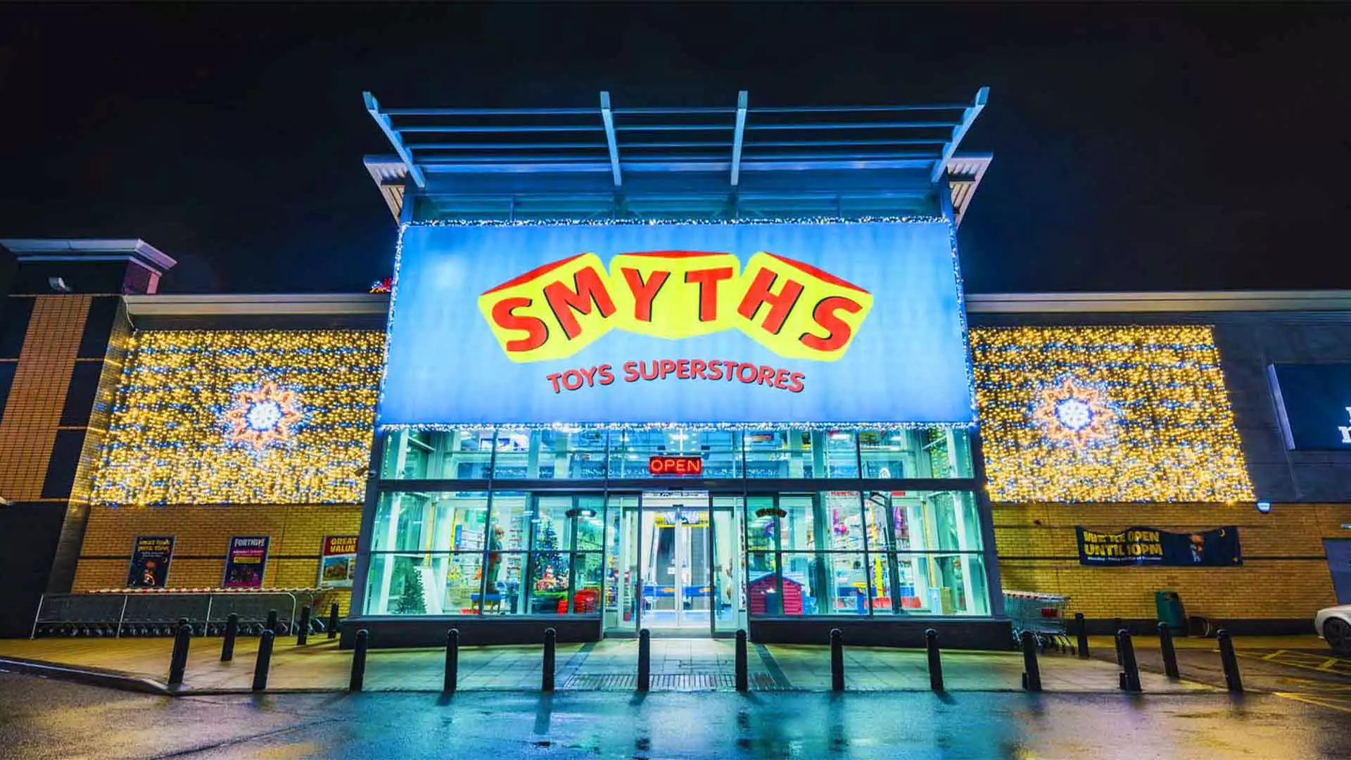 Smyths Toystore Commercial Christmas Lighting