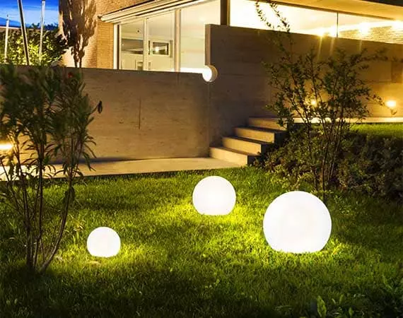 outdoor lighting features for garden