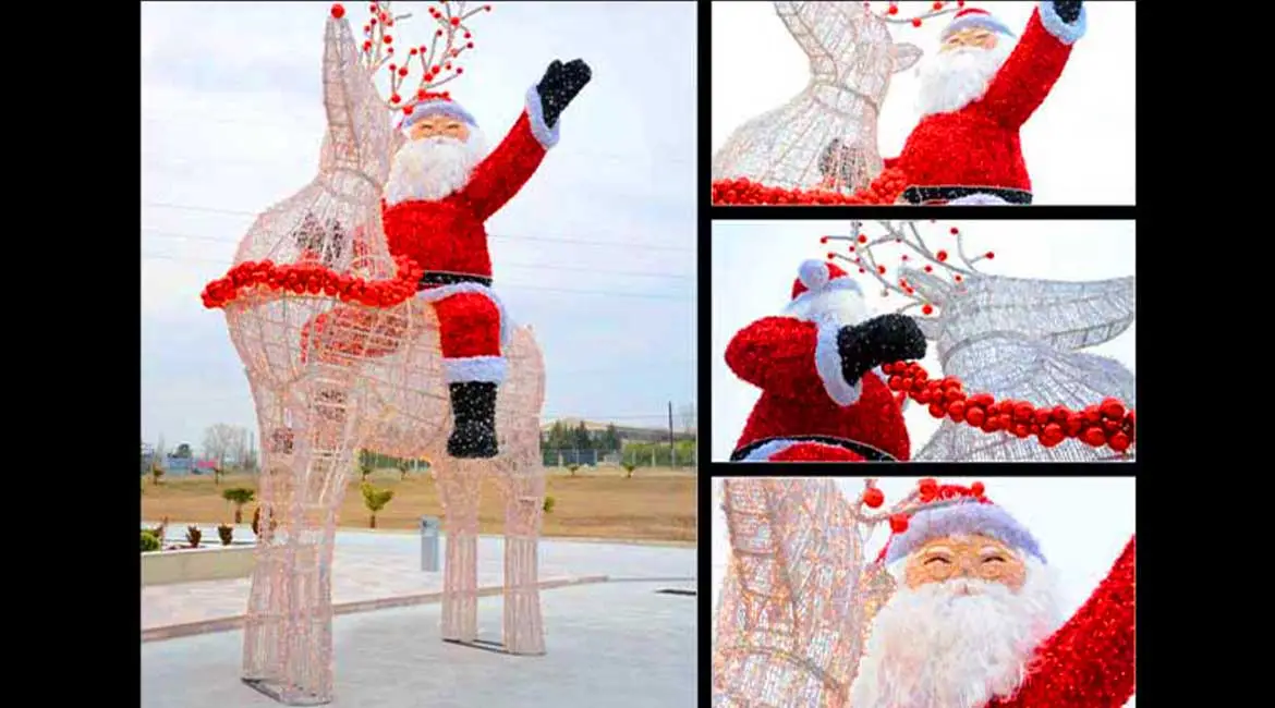 3D Santa and Reindeer Christmas Feature