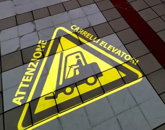 Safety signage projection signum